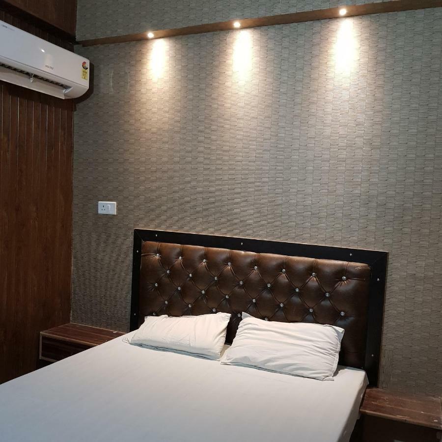 Hotel Varanasi Ganges Εξωτερικό φωτογραφία